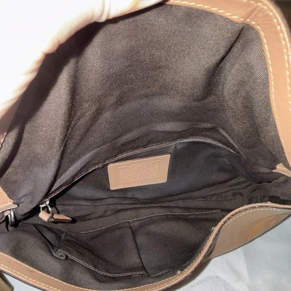 Vintage Coach British Tan Brown Soho Leather Buckle Shoulder Bag Purse 10578